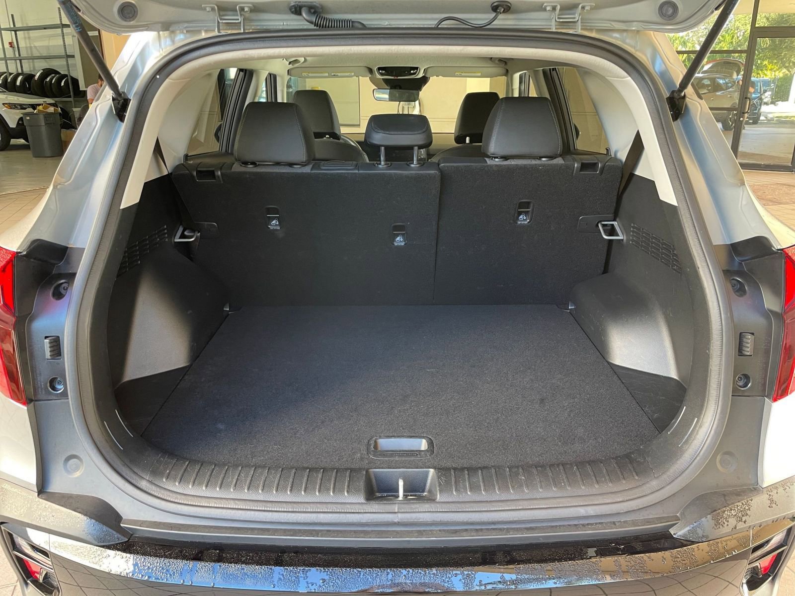 Used 2025 Kia Seltos S FWD image 32