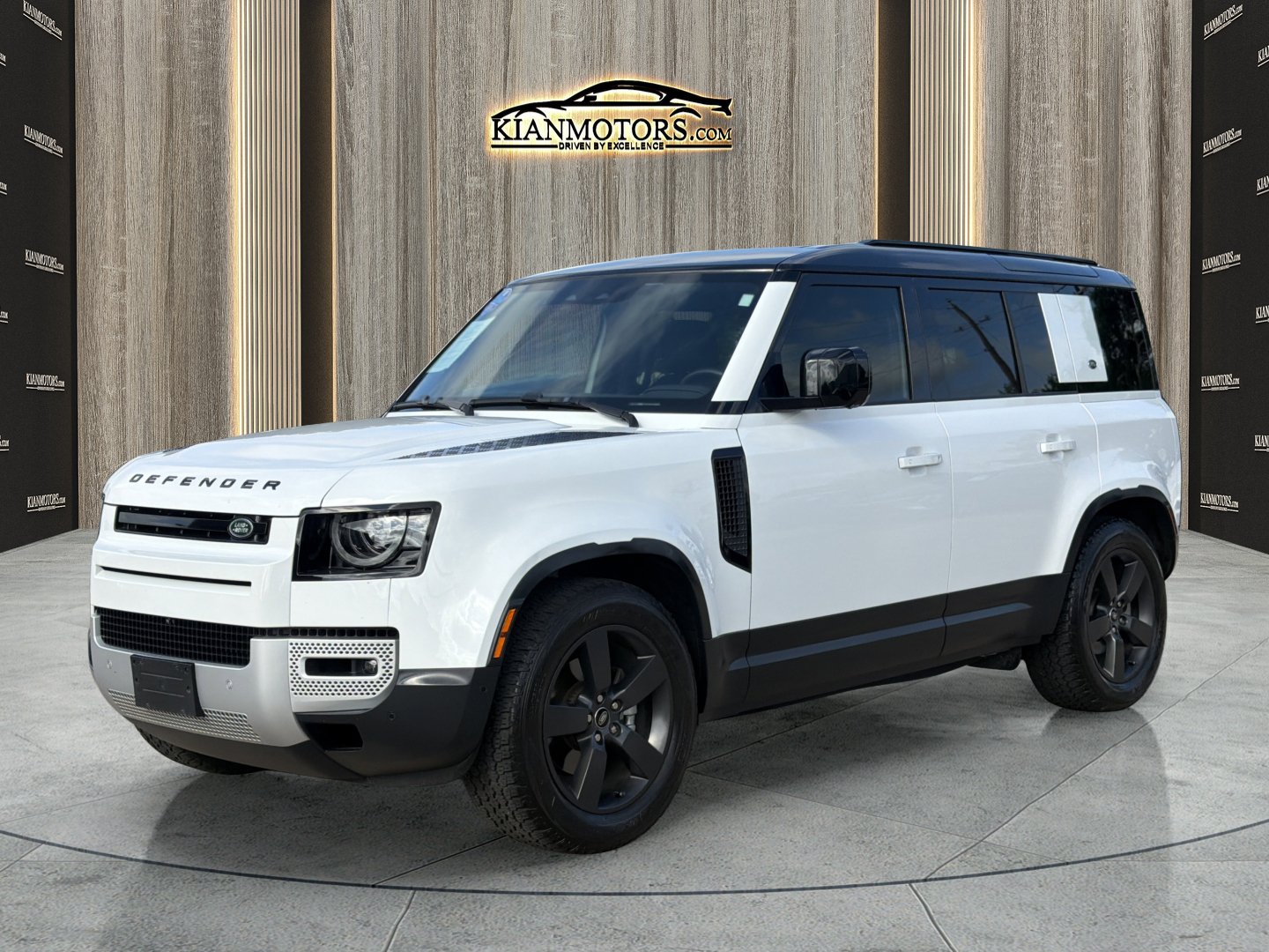 Used 2022 Land Rover Defender 110 S AWD/4WD image 3