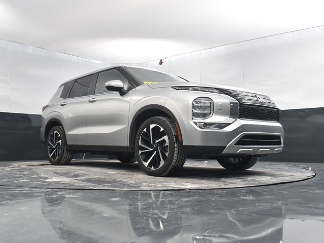 Used 2024 Mitsubishi Outlander SE image 44