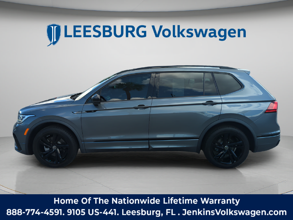 Used 2023 Volkswagen Tiguan SE R-Line FWD image 11