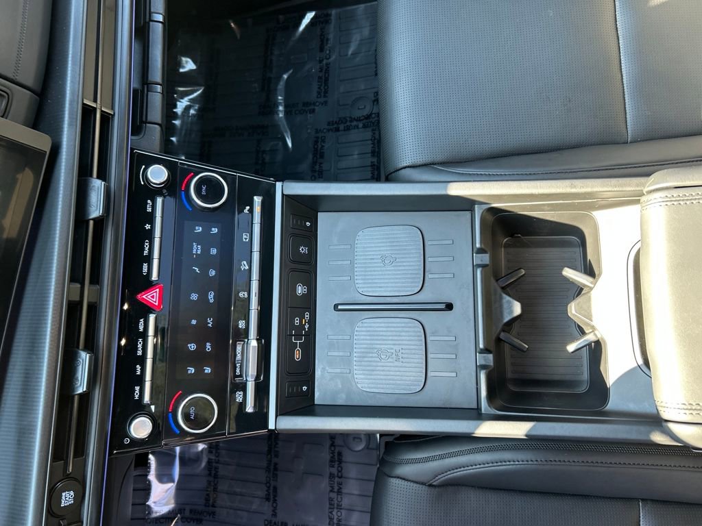 Certified 2025 Hyundai Santa Fe Calligraphy image 19