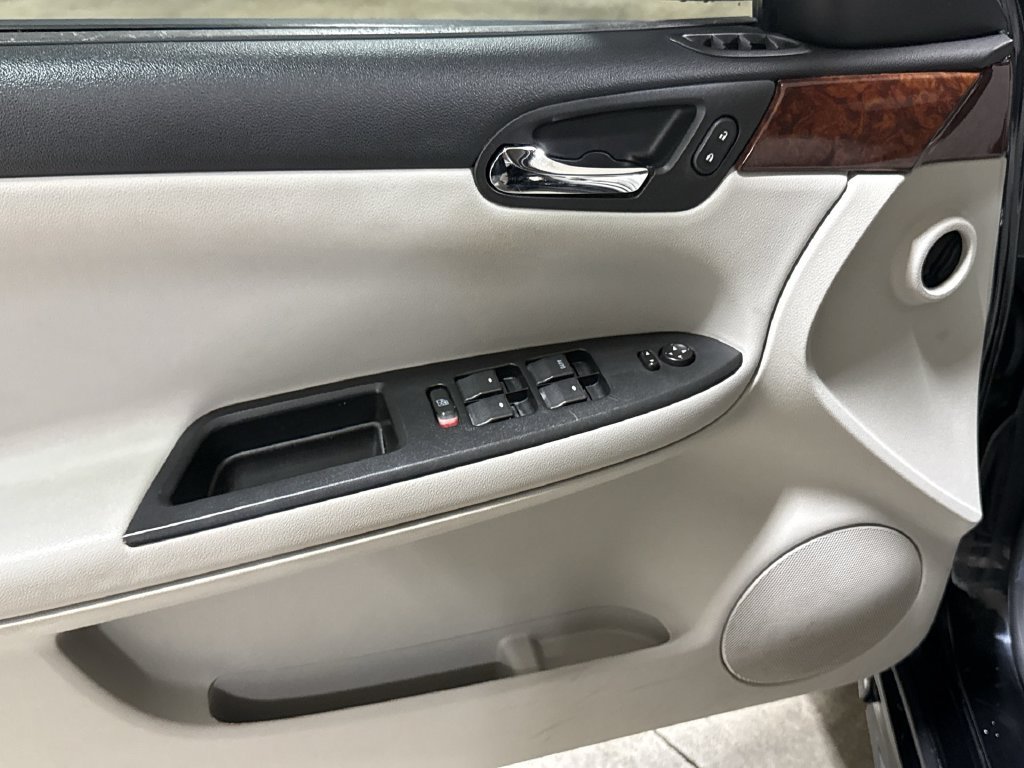 Used 2011 Chevrolet Impala LT FWD image 19