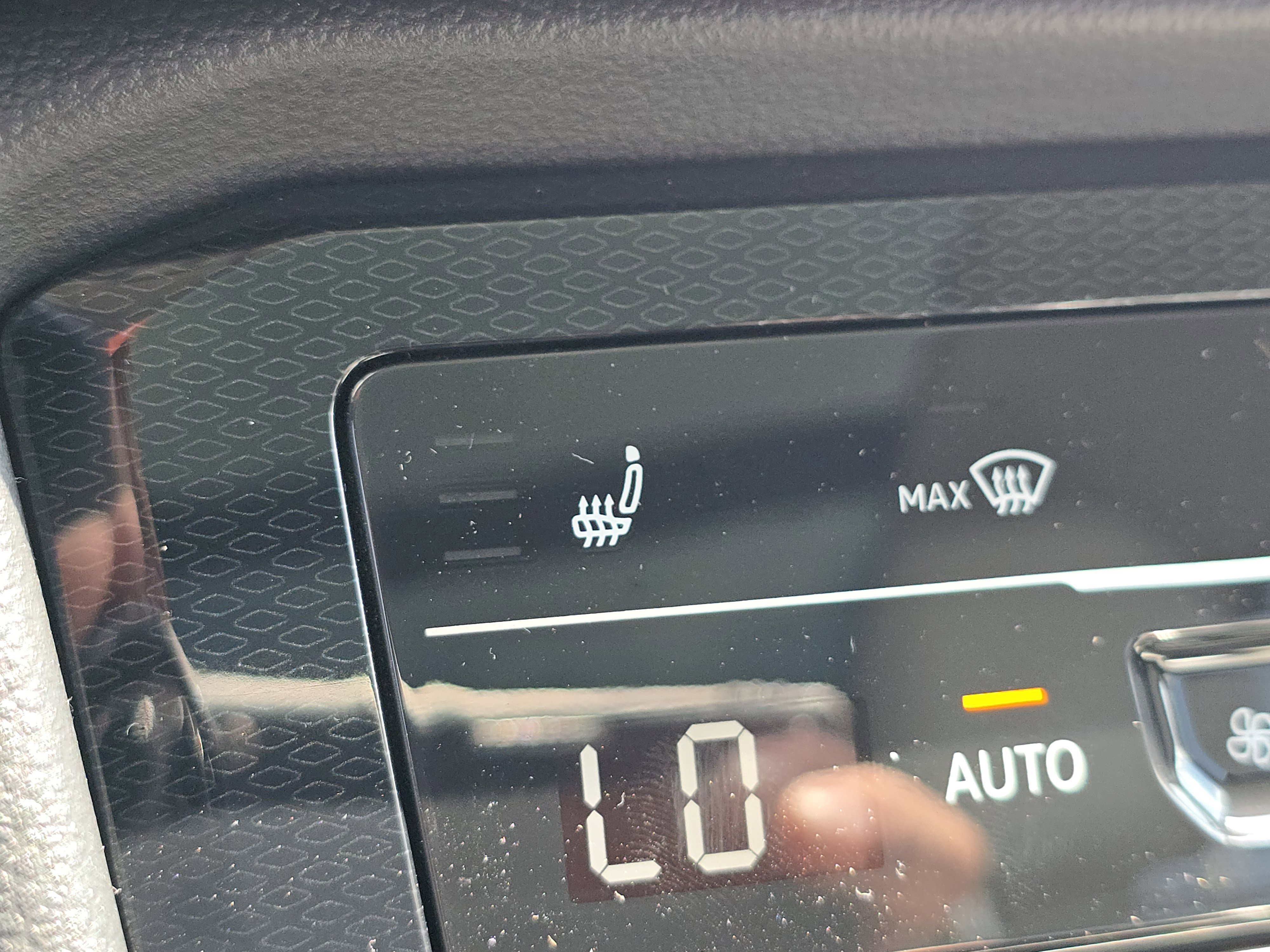 New 2025 Volkswagen Taos SE image 10