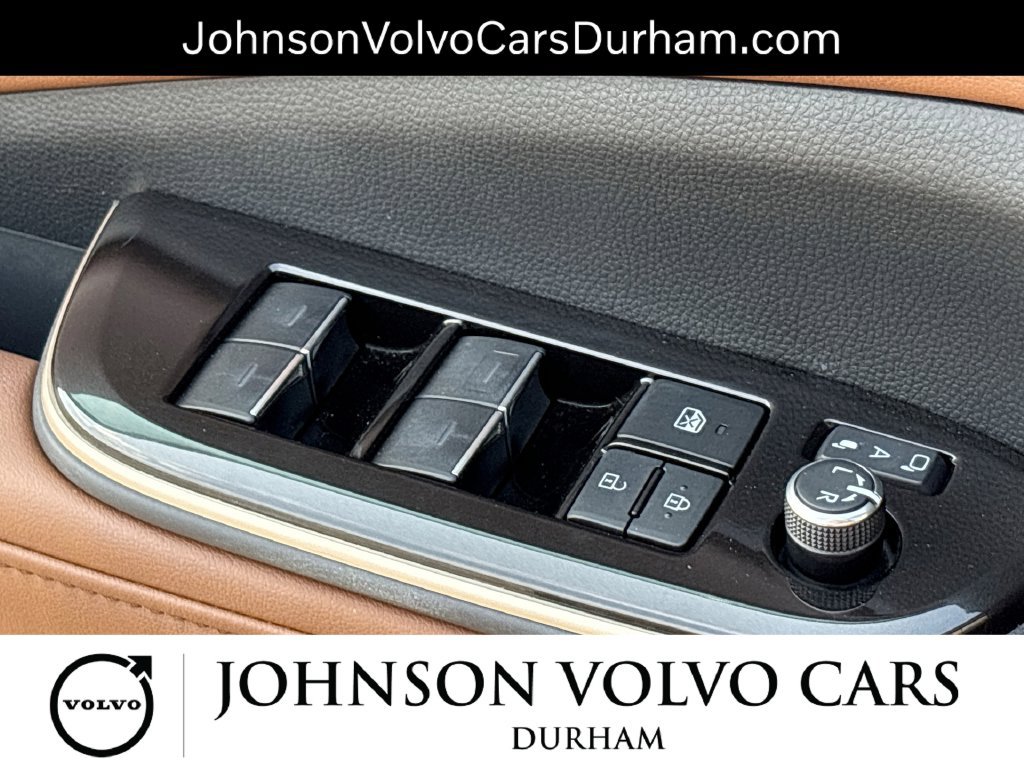 Used 2025 Toyota Crown Signia AWD/4WD image 21