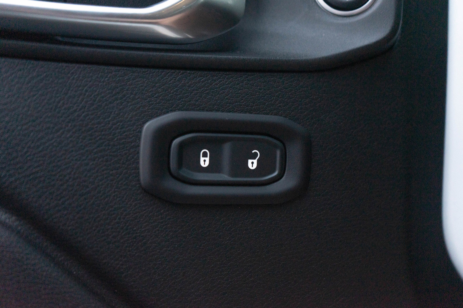 Used 2018 Jeep Wrangler Unlimited Sport S image 19