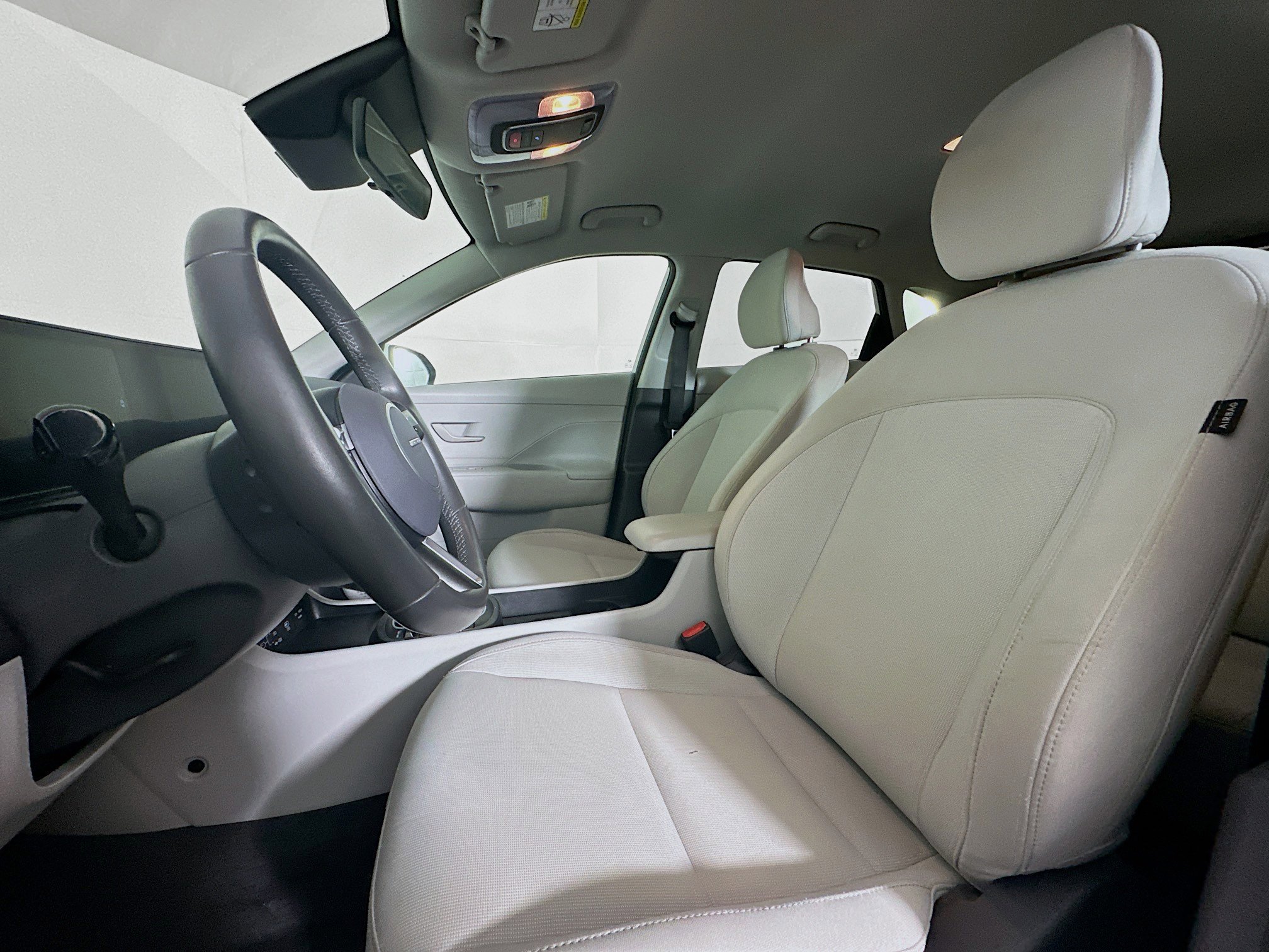 Used 2025 Hyundai Kona SEL image 13
