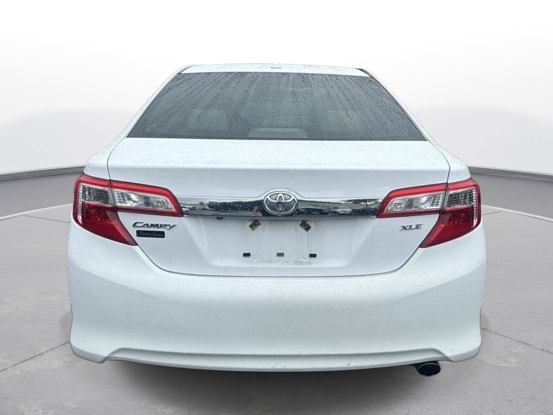 Used 2012 Toyota Camry XLE w/ Leather Pkg FWD image 7