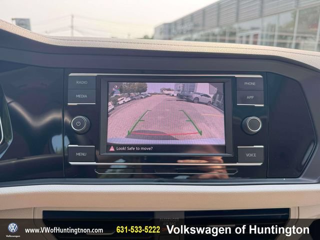 Certified 2023 Volkswagen Jetta SE w/ Panoramic Sunroof Package FWD image 29