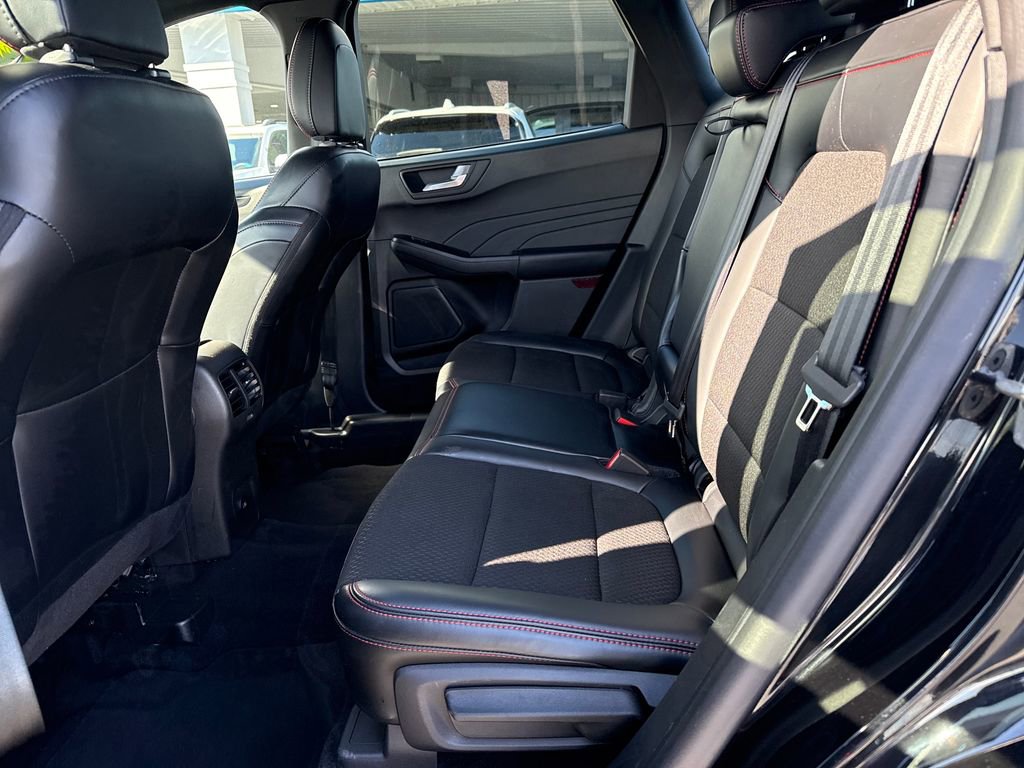 Used 2025 Ford Escape ST-Line image 27