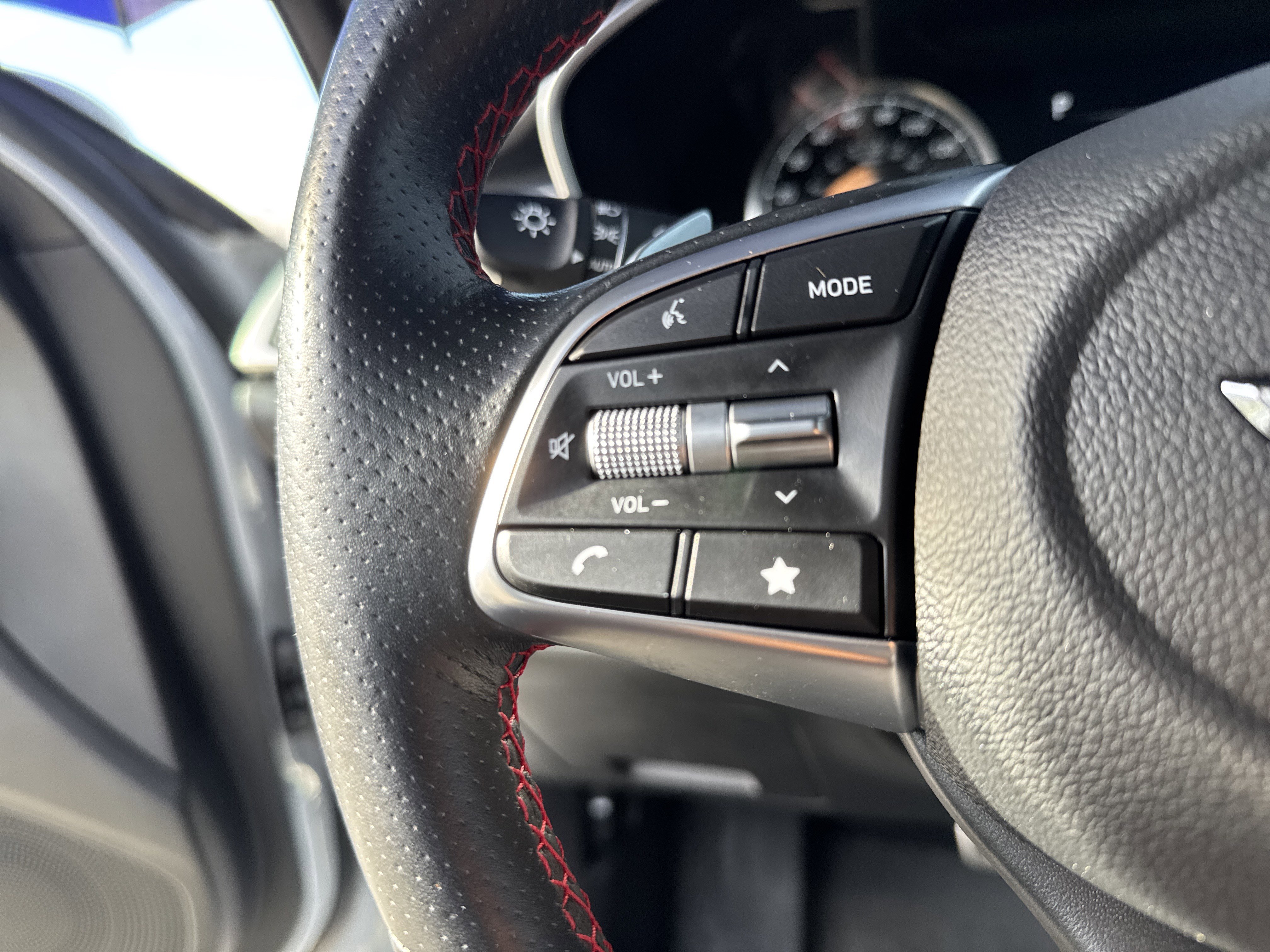 Used 2022 Genesis G70 3.3T w/ Sport Prestige Package image 18