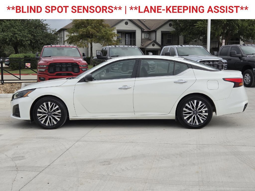 Used 2025 Nissan Altima 2.5 SV FWD image 5
