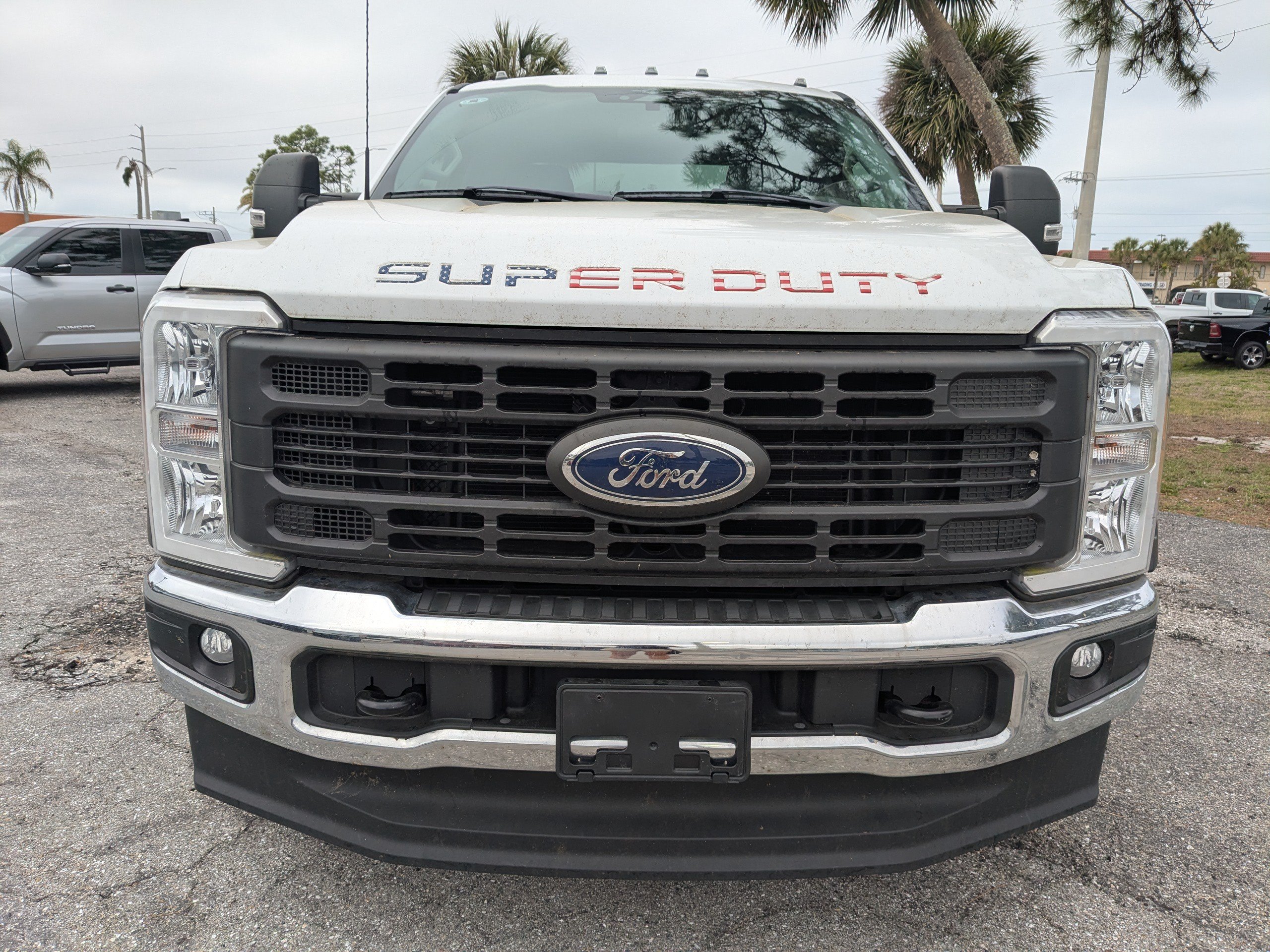 Used 2023 Ford F350 XL w/ FX4 Off-Road Package AWD/4WD image 9