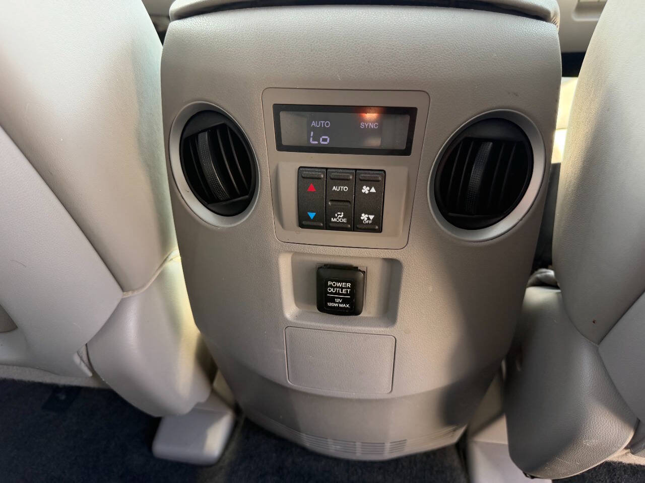 Used 2011 Honda Pilot EX-L image 16
