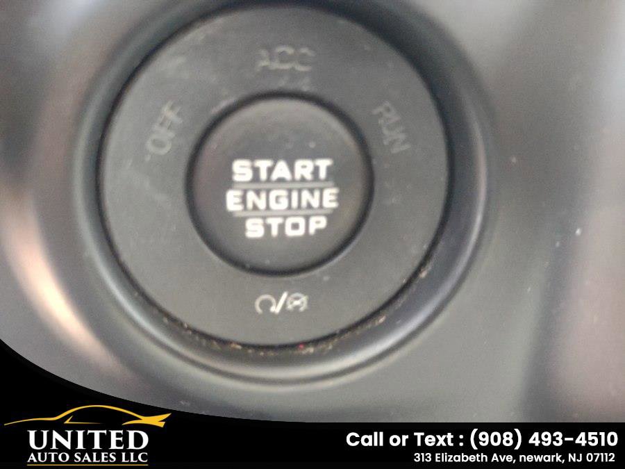 Used 2018 Jeep Wrangler Unlimited Sahara w/ Dual Top Group AWD/4WD image 21