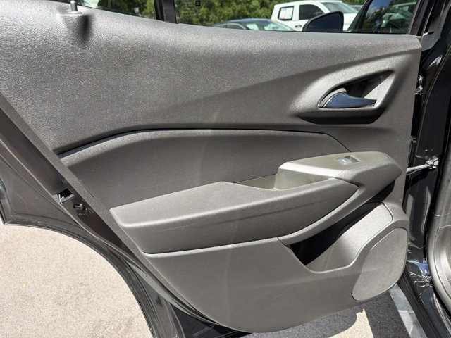Used 2024 Chevrolet Trax RS w/ Sunroof Package FWD image 12