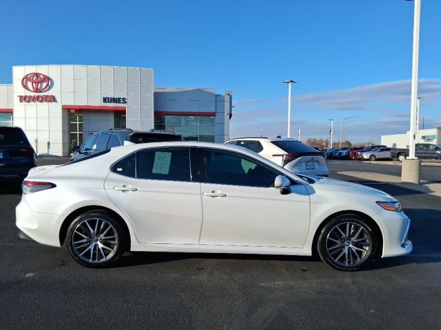 Used 2022 Toyota Camry XLE w/ Cold Weather Package FWD image 6
