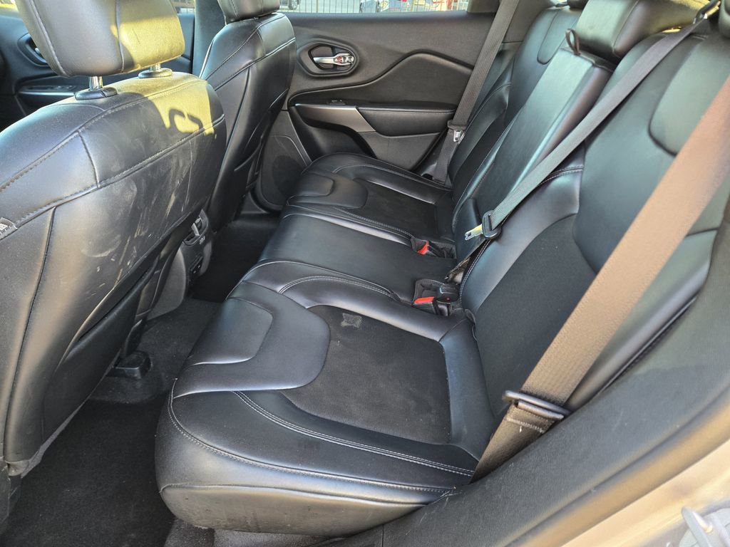 Used 2020 Jeep Cherokee Latitude Plus image 18