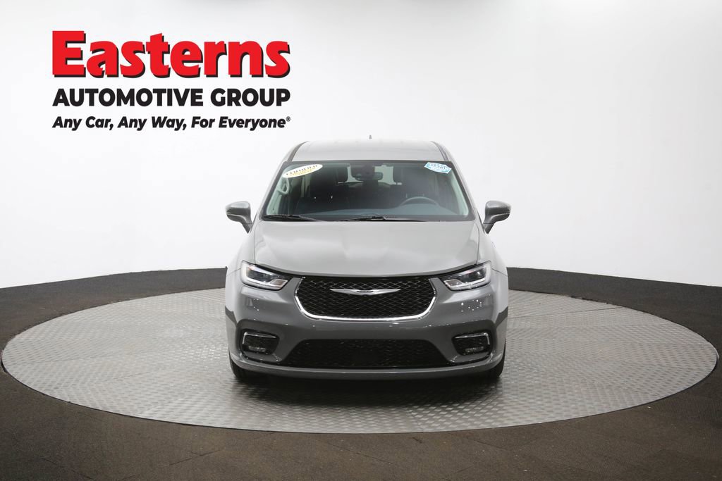 Used 2022 Chrysler Pacifica Touring-L image 53