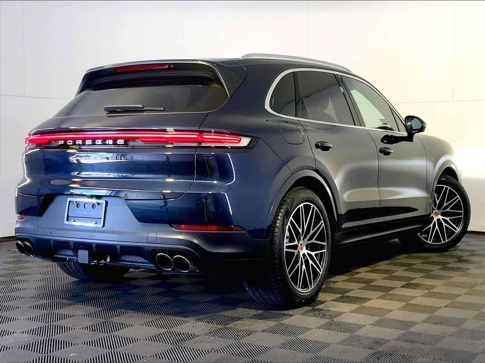 Used 2026 Porsche Cayenne S AWD/4WD image 7