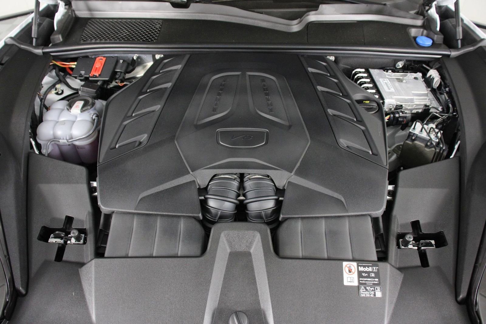 Certified 2025 Porsche Cayenne GTS image 26