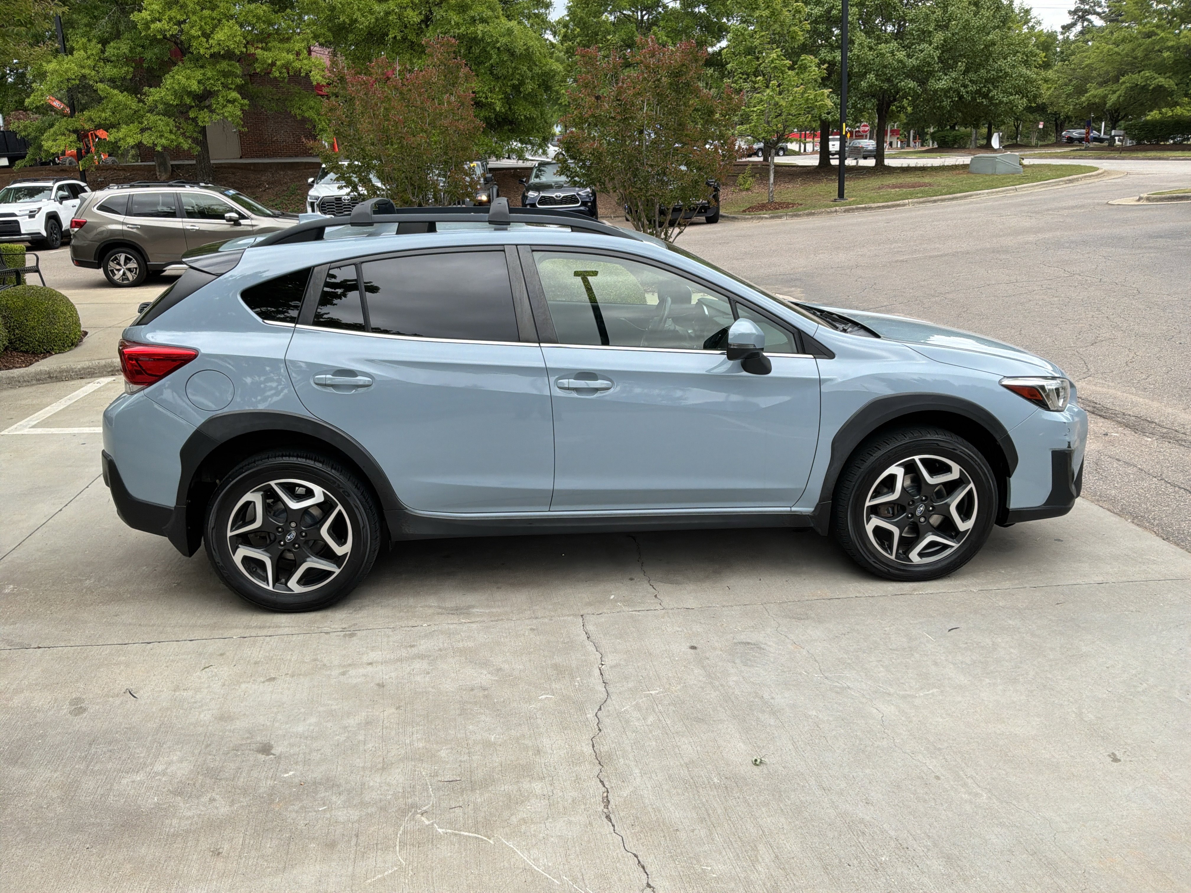 Used 2020 Subaru Crosstrek 2.0i Limited w/ Moonroof Package w/Navigation AWD/4WD image 11