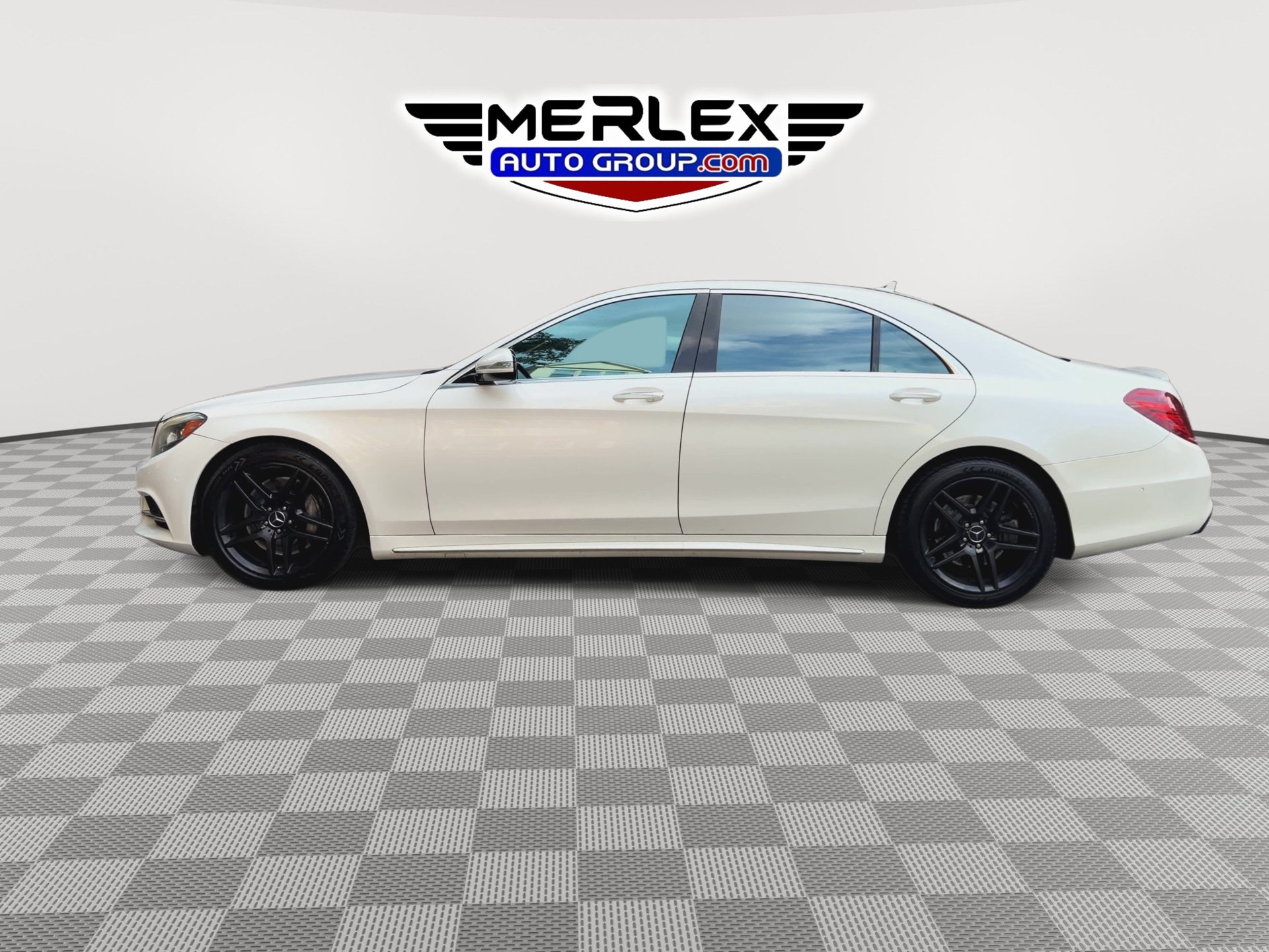 Used 2015 Mercedes-Benz S 550 4MATIC Sedan image 4