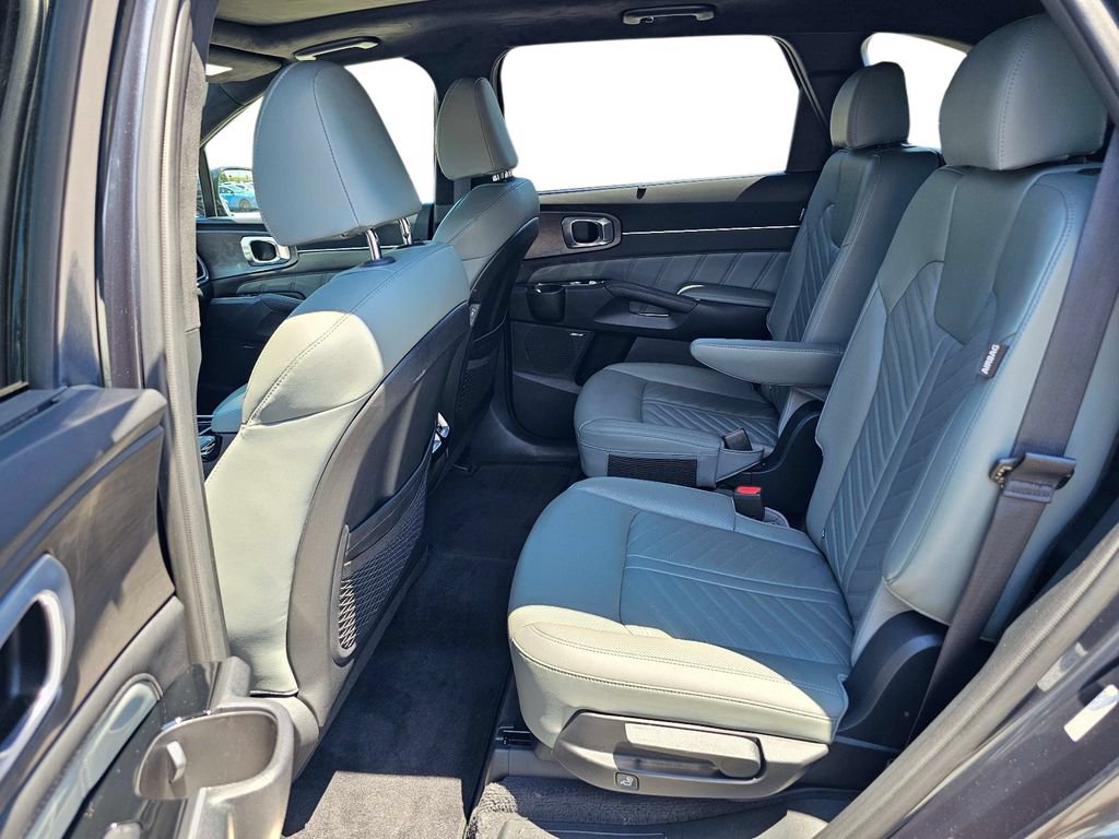 Certified 2024 Kia Sorento SX Prestige w/ Sage Leather Package AWD/4WD image 34