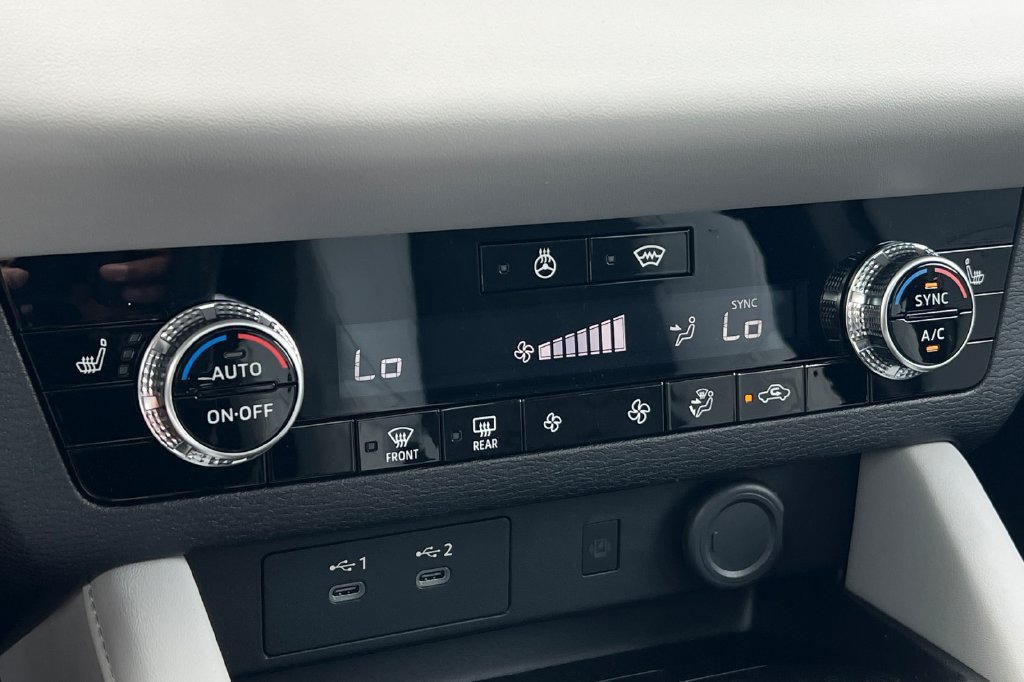 New 2026 Mitsubishi Outlander SE AWD/4WD image 22
