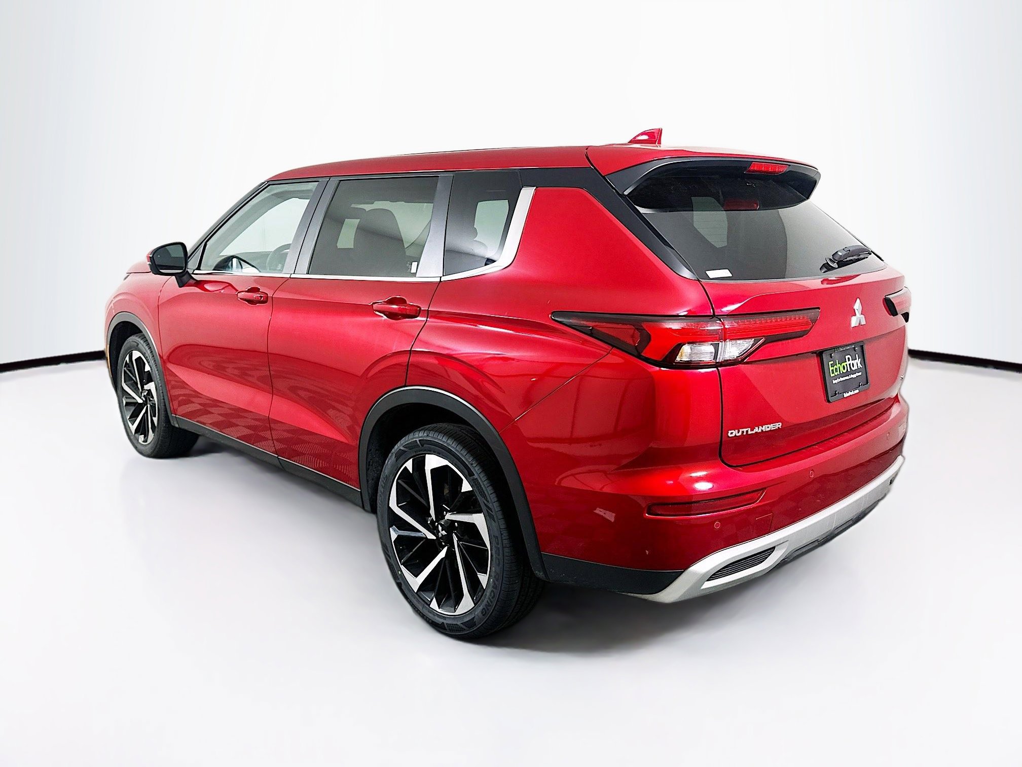 Used 2024 Mitsubishi Outlander SE image 5