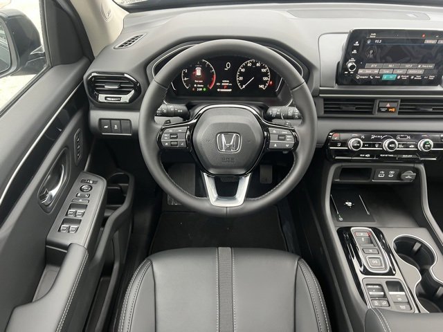 New 2025 Honda Pilot Touring image 15