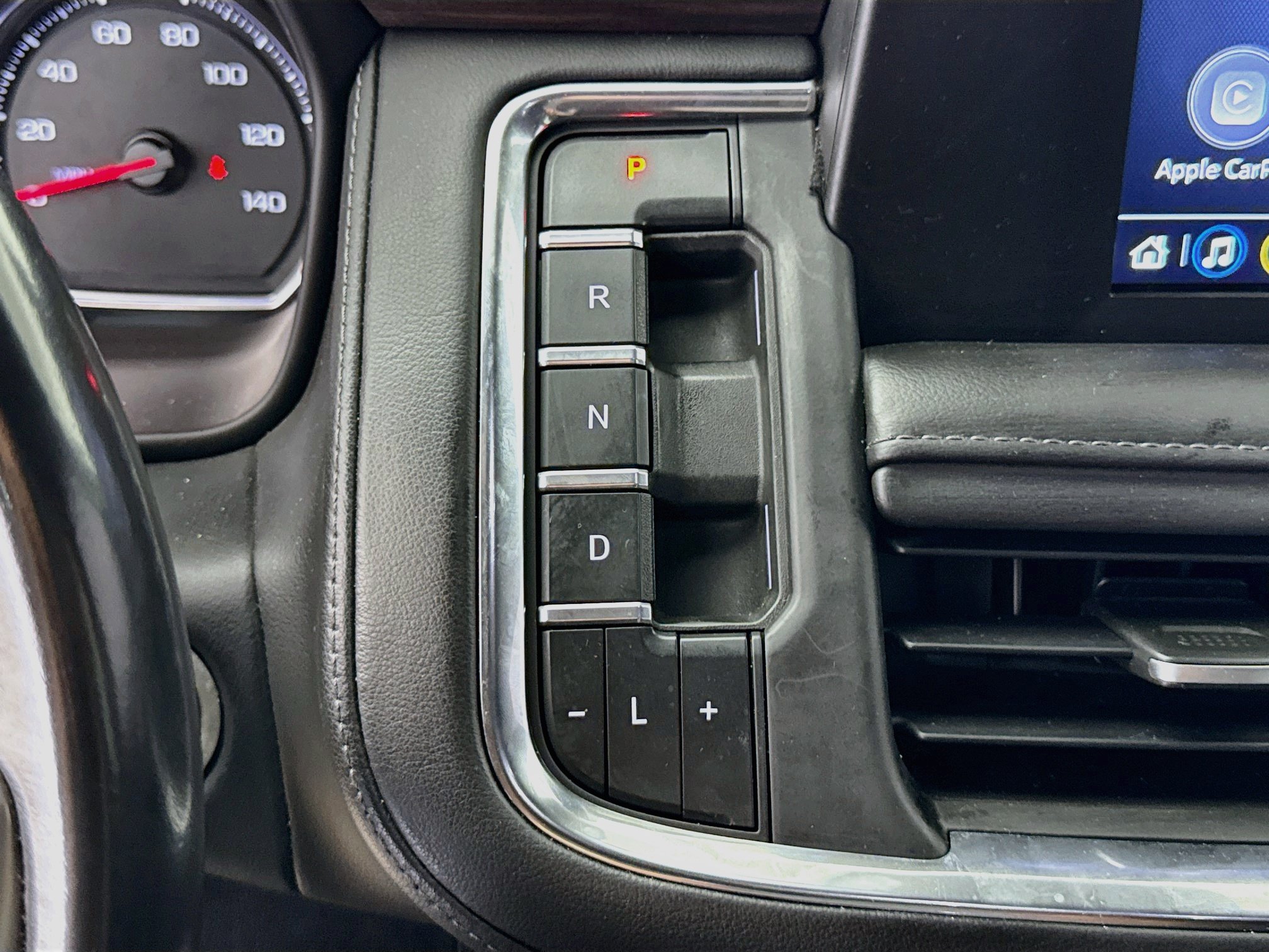 Used 2023 Chevrolet Suburban LS RWD image 18