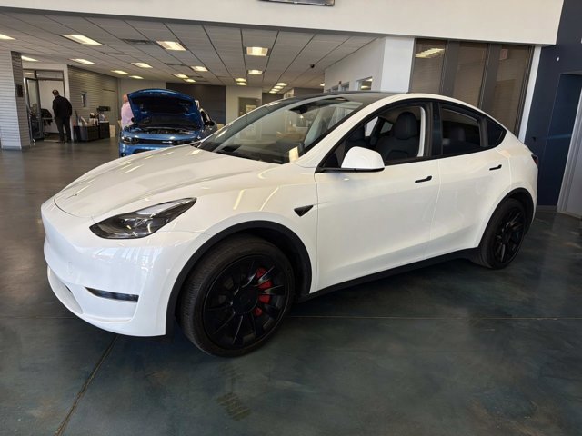 Used 2025 Tesla Model Y Long Range image 6