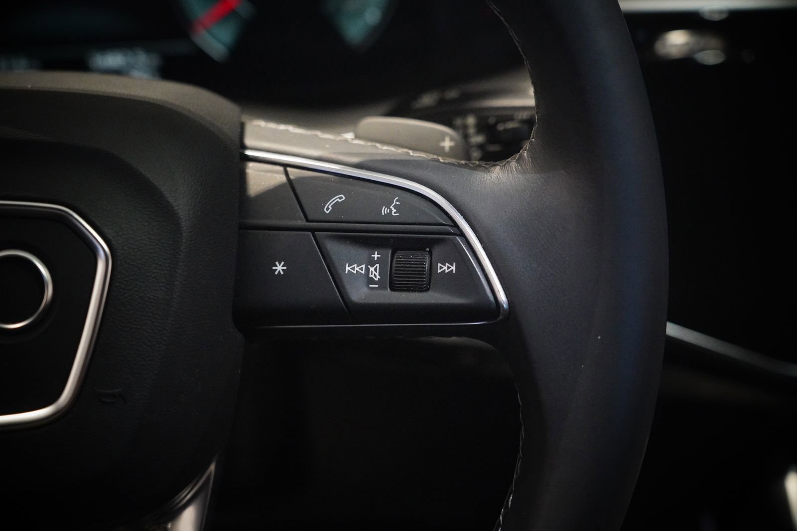 Used 2021 Audi Q8 Premium Plus image 17