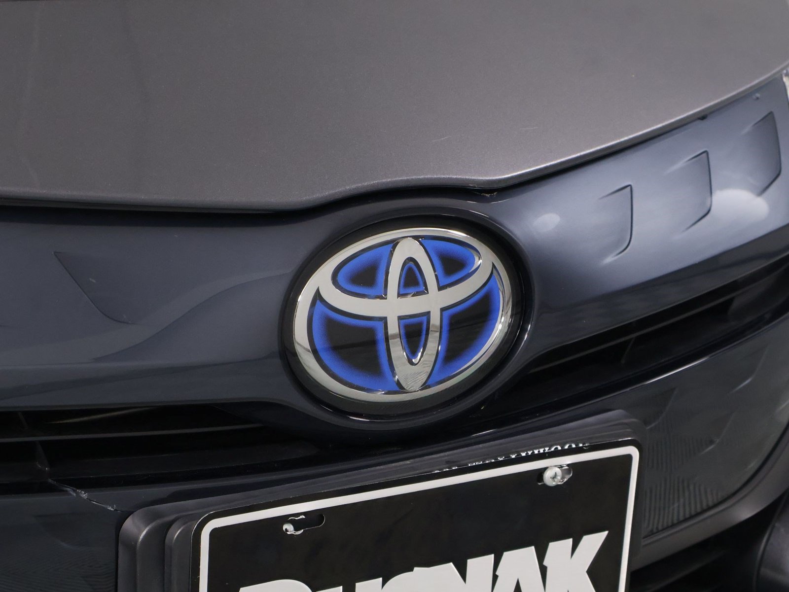 Used 2021 Toyota Prius Prime LE w/ Carpet Mat Package (TMS) FWD image 26