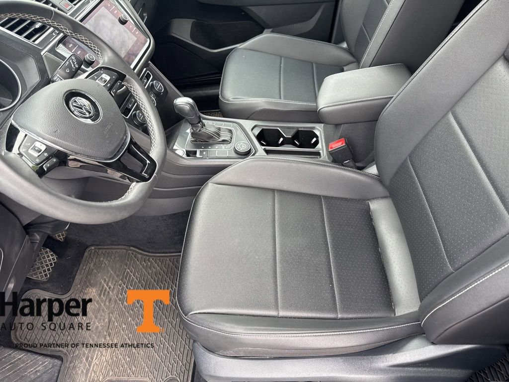 Used 2021 Volkswagen Tiguan SE w/ Panoramic Sunroof Package image 13