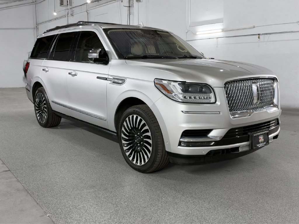 Used 2019 Lincoln Navigator Black Label w/ Cargo Package AWD/4WD image 3