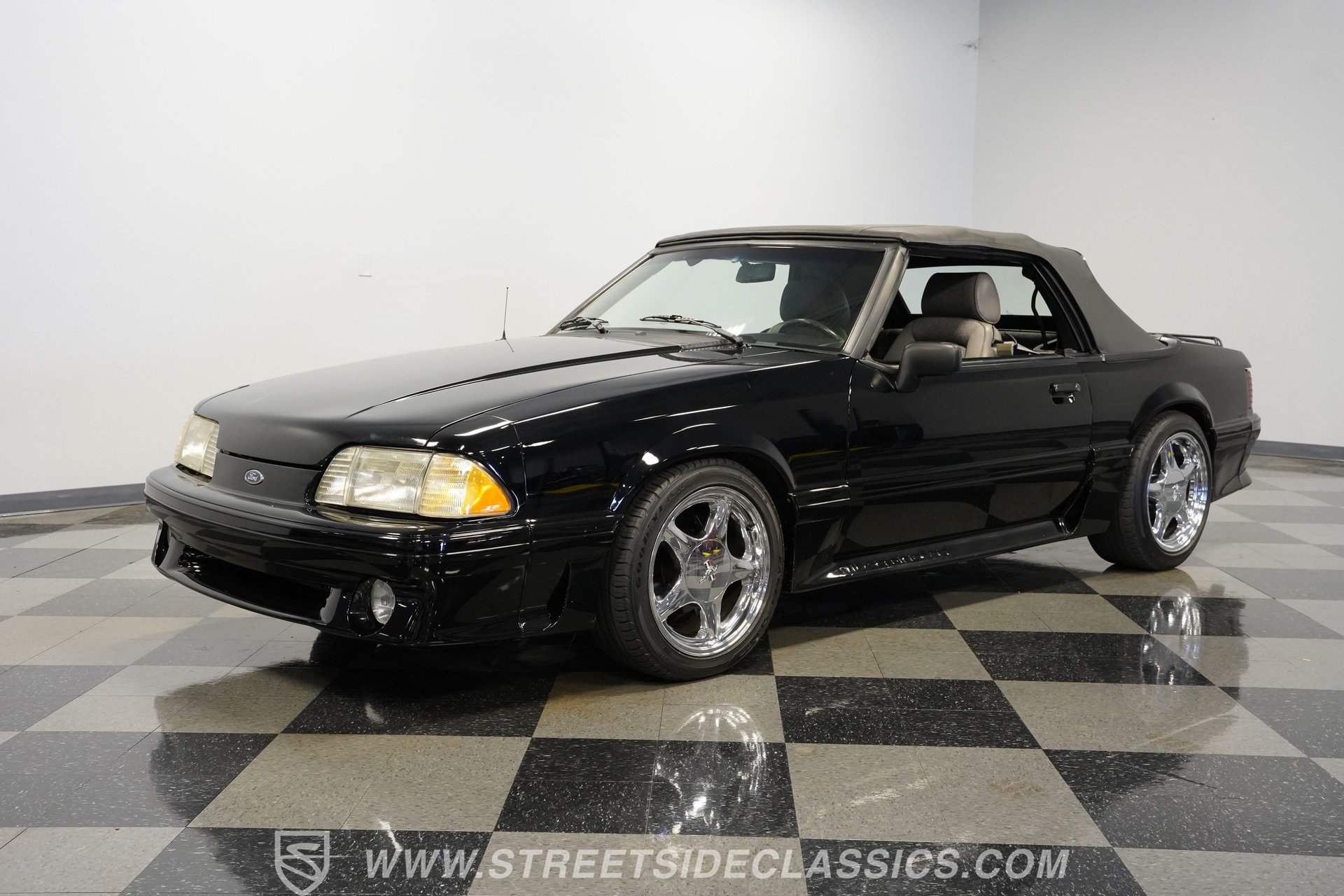Used 1989 Ford Mustang GT RWD image 6