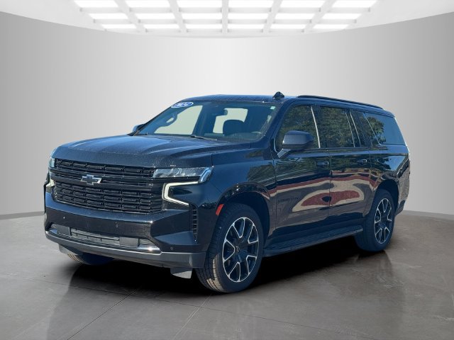Used 2024 Chevrolet Suburban RST AWD/4WD image 3