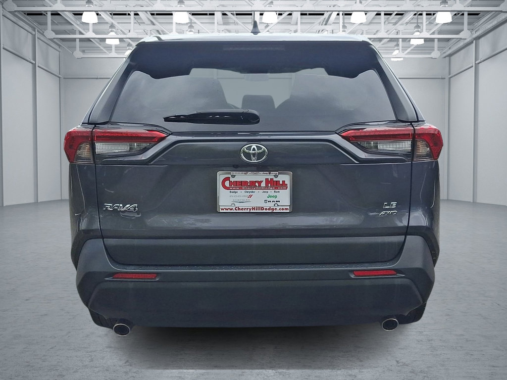 Used 2023 Toyota RAV4 LE AWD/4WD image 4
