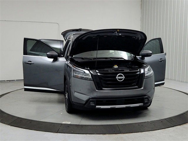 Used 2023 Nissan Pathfinder Platinum w/ Lighting Package (N93) image 10