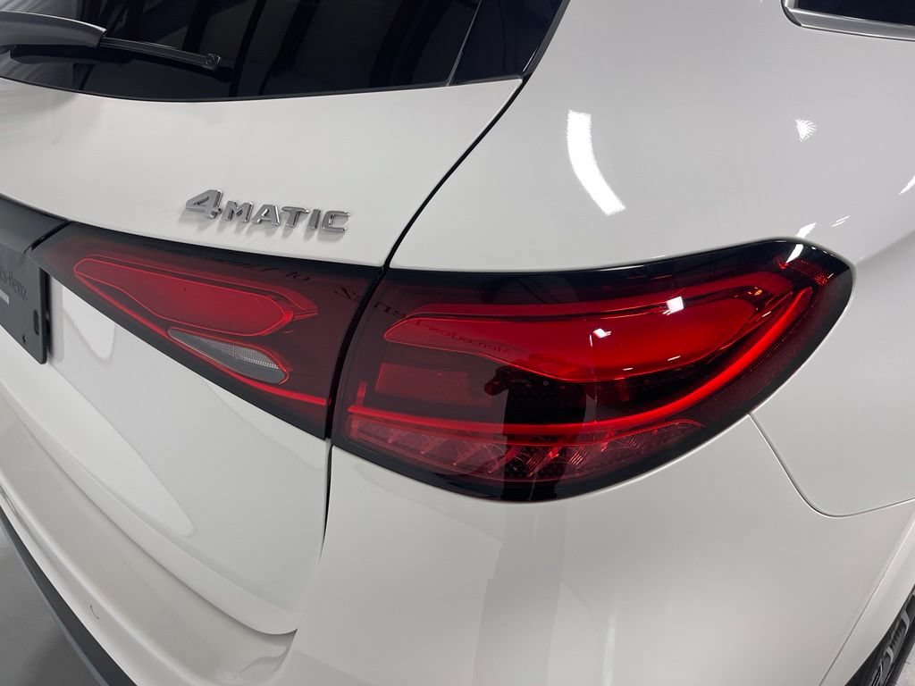 Used 2023 Mercedes-Benz GLC 300 4MATIC image 13