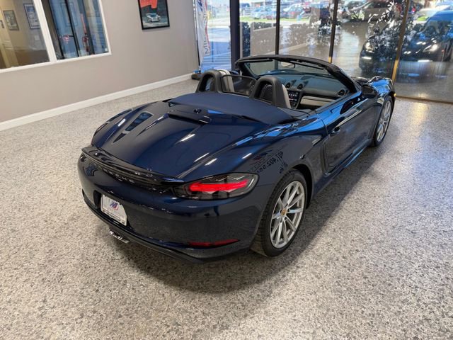 Used 2018 Porsche 718 Boxster RWD image 11