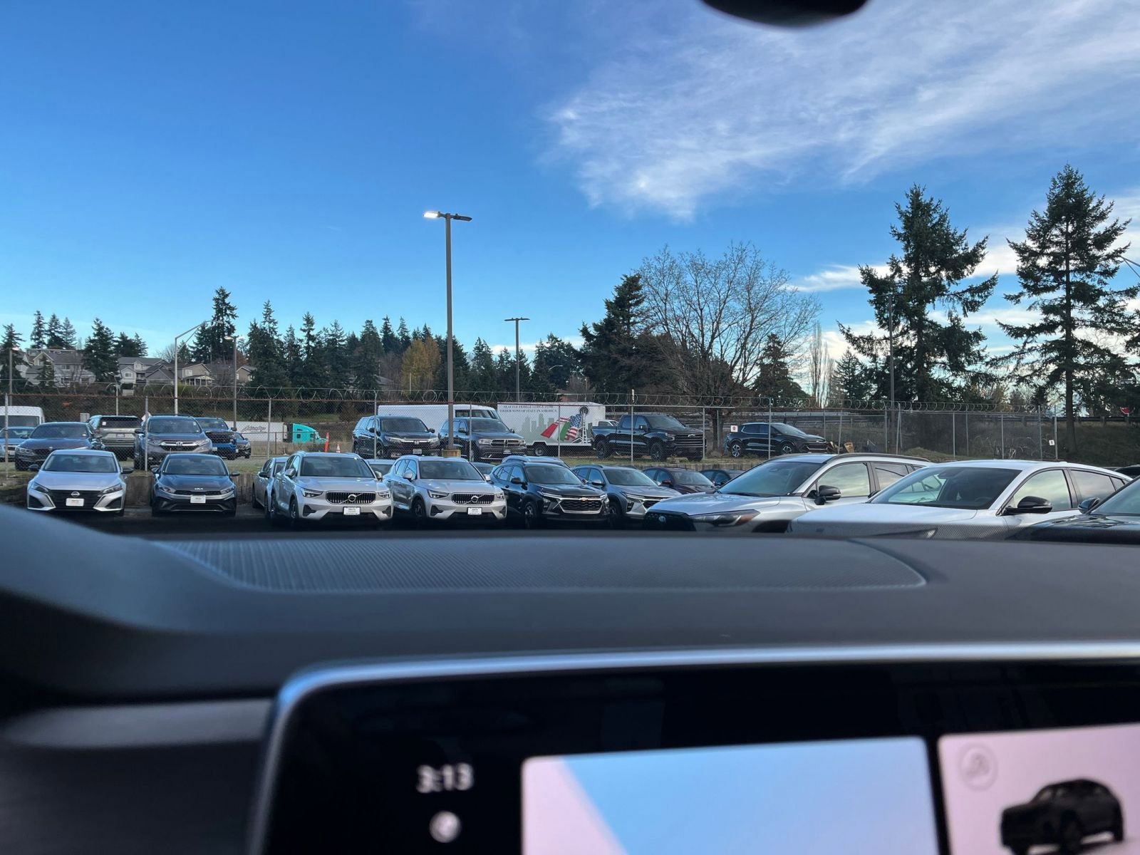 Used 2025 Volkswagen Atlas Cross Sport SE image 18