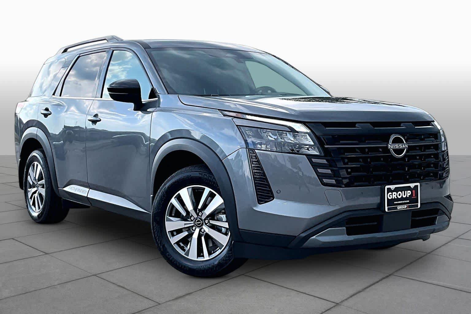 New 2026 Nissan Pathfinder SL FWD image 2