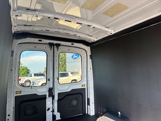 New 2026 Ford Transit 250 148 Medium Roof w/ Load Area Protection Package RWD image 14