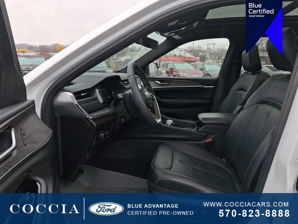 Used 2024 Jeep Grand Cherokee Overland w/ Trailer Tow Package image 13