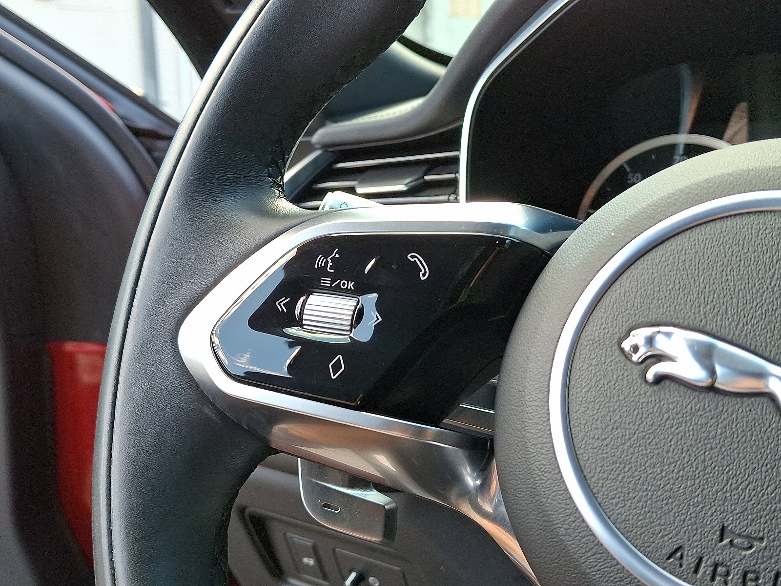 Used 2022 Jaguar F-PACE S image 20