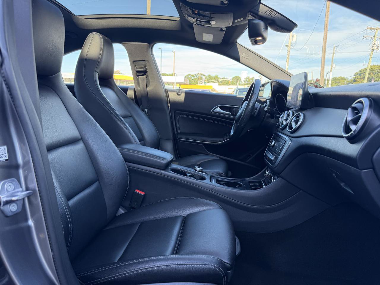 Used 2019 Mercedes-Benz CLA 250 4MATIC image 24