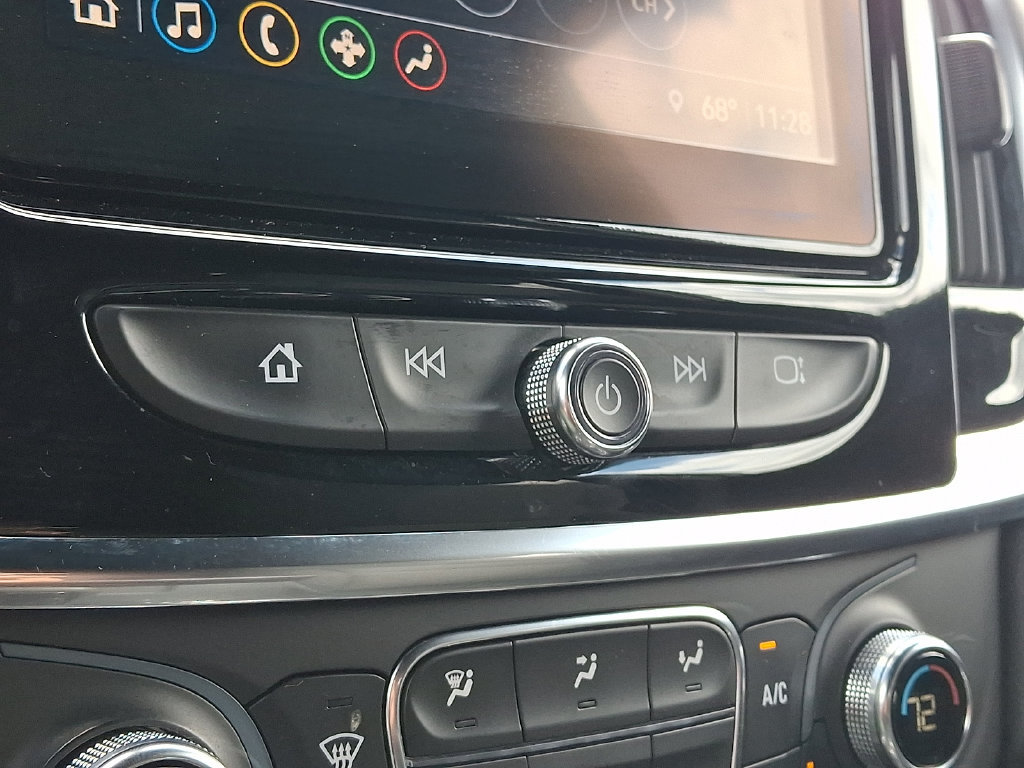 Certified 2023 Chevrolet Traverse LT FWD image 18