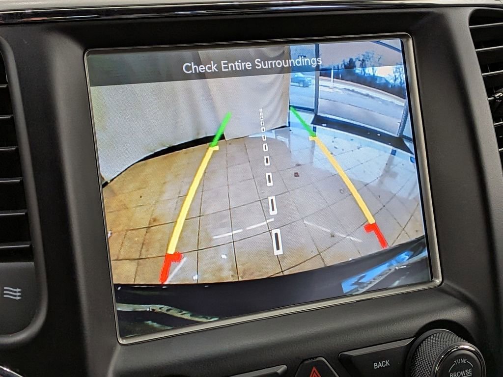 Used 2017 Jeep Grand Cherokee Altitude image 22